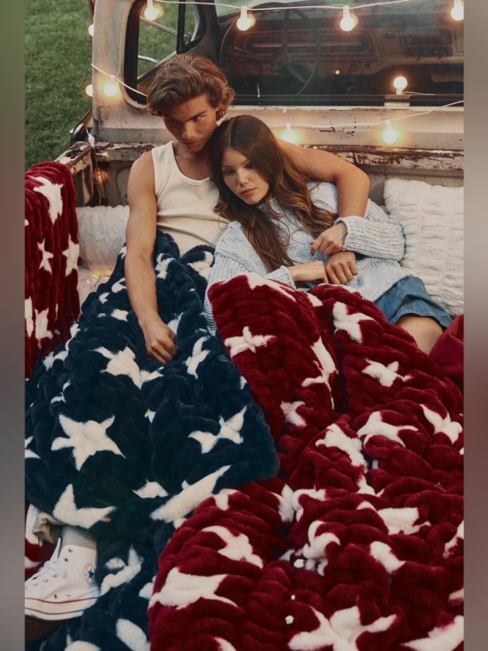 Lola Blankets/Star Spangled Navy/Size L/Plush Throw/Blanket/NEW! NIB! SEALED!
